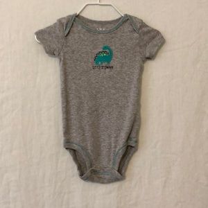 ❤️baby onesies 3 for $6❤️